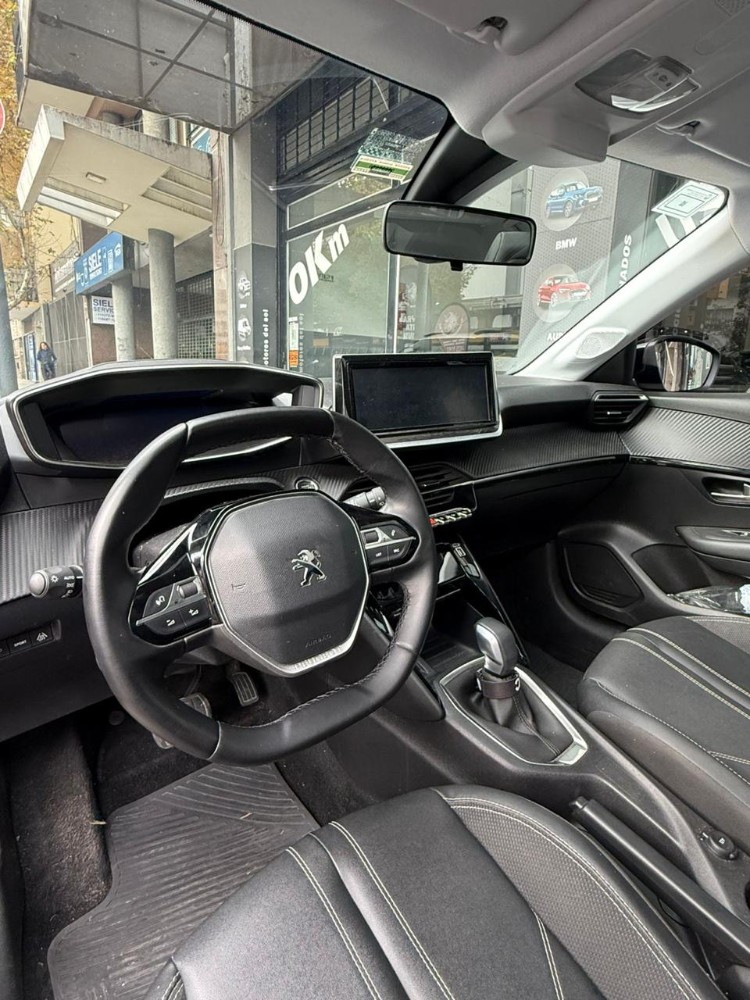 Peugeot 208 Feline — foto 13